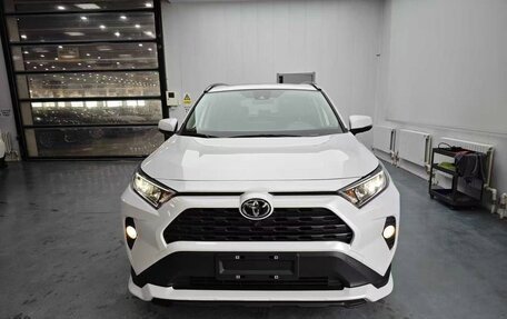 Toyota RAV4, 2022 год, 3 100 000 рублей, 2 фотография
