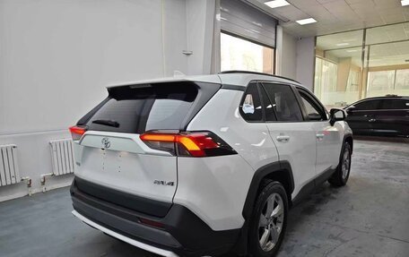 Toyota RAV4, 2022 год, 3 100 000 рублей, 3 фотография