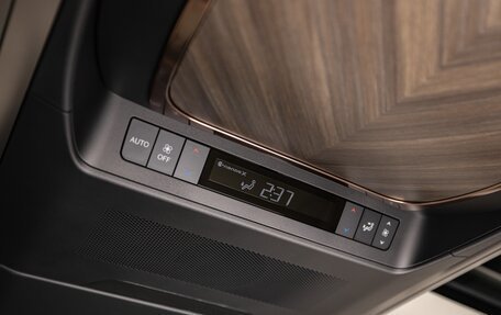 Lexus LM, 2024 год, 17 900 000 рублей, 24 фотография