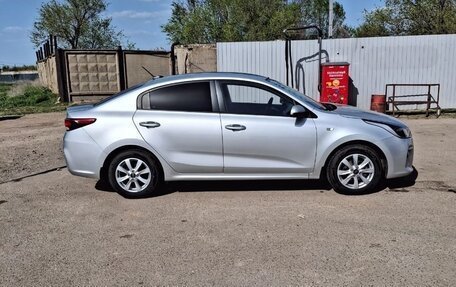 KIA Rio IV, 2018 год, 1 380 000 рублей, 5 фотография