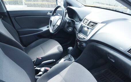Hyundai Solaris II рестайлинг, 2011 год, 580 000 рублей, 9 фотография