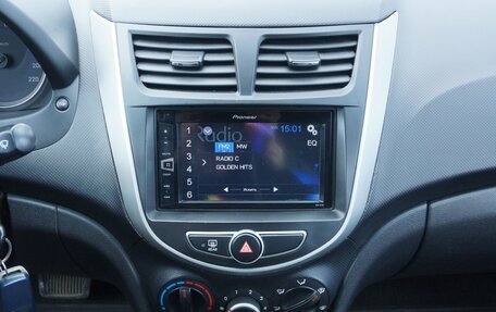 Hyundai Solaris II рестайлинг, 2011 год, 580 000 рублей, 12 фотография
