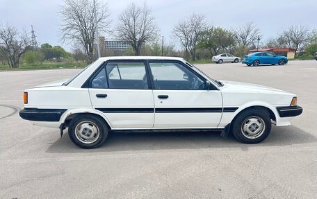 Toyota Carina, 1985 год, 350 000 рублей, 9 фотография