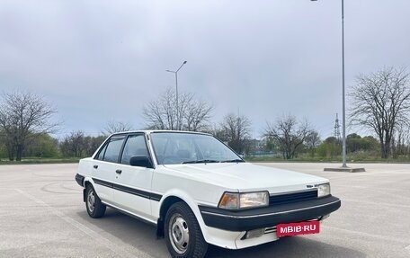 Toyota Carina, 1985 год, 350 000 рублей, 1 фотография