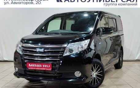 Toyota Noah III, 2016 год, 2 235 000 рублей, 1 фотография
