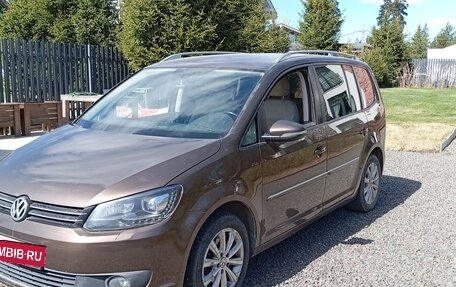 Volkswagen Touran III, 2012 год, 1 150 000 рублей, 2 фотография