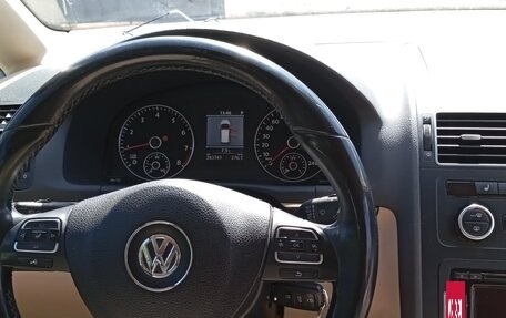 Volkswagen Touran III, 2012 год, 1 150 000 рублей, 10 фотография