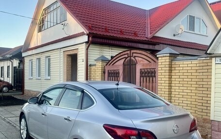 Opel Astra J, 2013 год, 700 000 рублей, 2 фотография