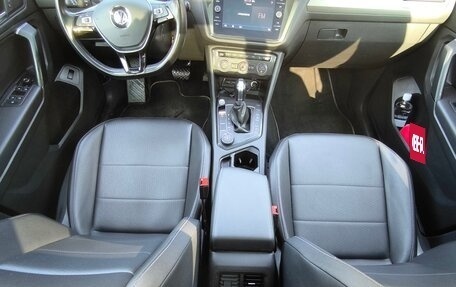 Volkswagen Tiguan II, 2018 год, 2 990 000 рублей, 9 фотография