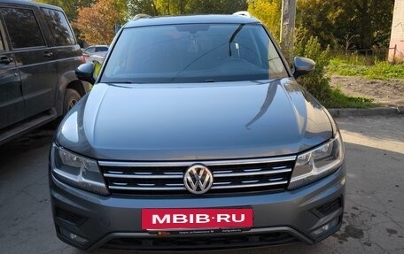 Volkswagen Tiguan II, 2018 год, 2 990 000 рублей, 3 фотография
