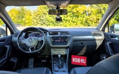 Volkswagen Tiguan II, 2018 год, 2 990 000 рублей, 4 фотография