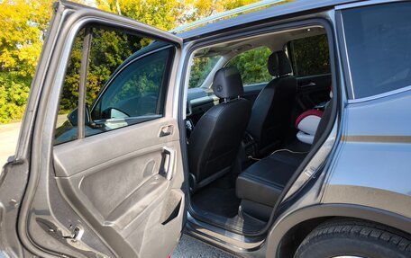 Volkswagen Tiguan II, 2018 год, 2 990 000 рублей, 11 фотография