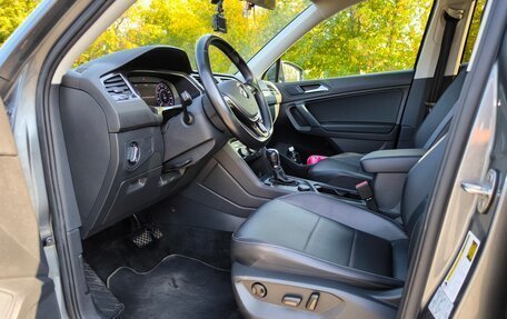 Volkswagen Tiguan II, 2018 год, 2 990 000 рублей, 13 фотография