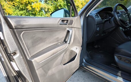 Volkswagen Tiguan II, 2018 год, 2 990 000 рублей, 12 фотография