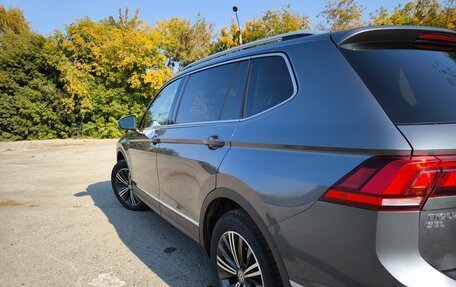 Volkswagen Tiguan II, 2018 год, 2 990 000 рублей, 24 фотография
