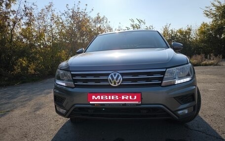 Volkswagen Tiguan II, 2018 год, 2 990 000 рублей, 19 фотография