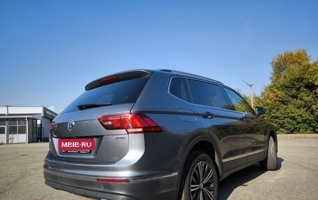 Volkswagen Tiguan II, 2018 год, 2 990 000 рублей, 25 фотография