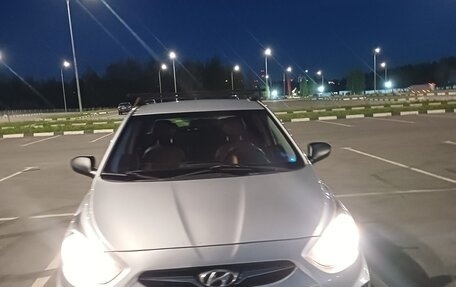 Hyundai Solaris II рестайлинг, 2013 год, 650 000 рублей, 17 фотография