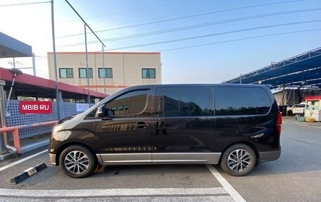 Hyundai Grand Starex Grand Starex I рестайлинг 2, 2018 год, 3 229 000 рублей, 16 фотография