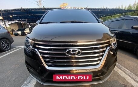 Hyundai Grand Starex Grand Starex I рестайлинг 2, 2018 год, 3 229 000 рублей, 22 фотография