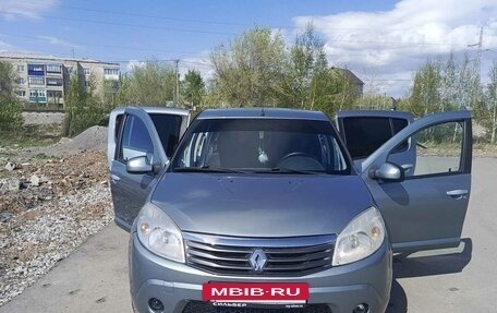 Renault Sandero I, 2012 год, 650 000 рублей, 2 фотография