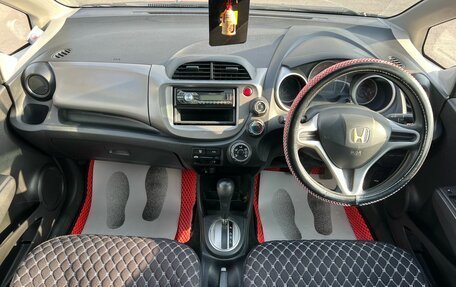 Honda Fit III, 2008 год, 689 000 рублей, 14 фотография