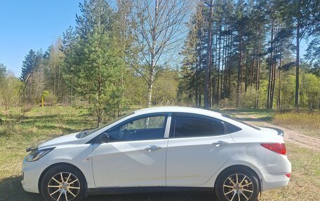 Hyundai Solaris II рестайлинг, 2013 год, 600 000 рублей, 2 фотография