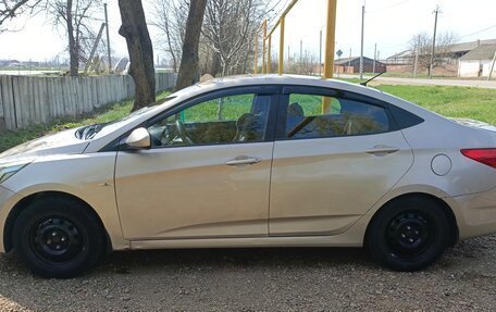 Hyundai Solaris II рестайлинг, 2012 год, 550 000 рублей, 3 фотография