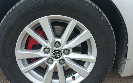 Toyota Avensis III рестайлинг, 2010 год, 1 040 000 рублей, 17 фотография
