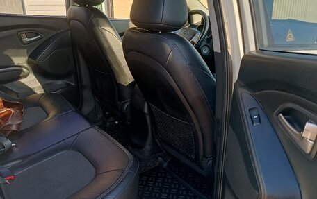Hyundai Tucson III, 2010 год, 1 450 000 рублей, 10 фотография