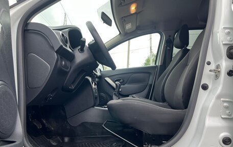 Renault Logan II, 2018 год, 799 000 рублей, 23 фотография