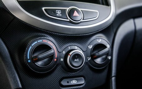 Hyundai Solaris II рестайлинг, 2013 год, 898 000 рублей, 19 фотография