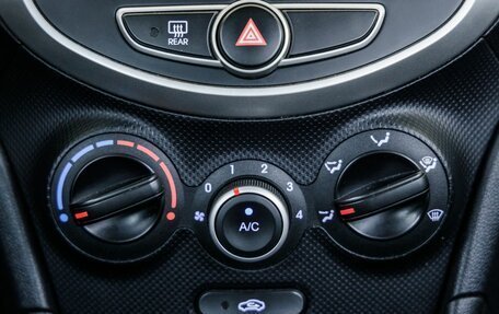 Hyundai Solaris II рестайлинг, 2013 год, 898 000 рублей, 33 фотография
