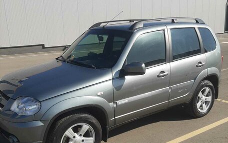 Chevrolet Niva I рестайлинг, 2014 год, 725 000 рублей, 4 фотография