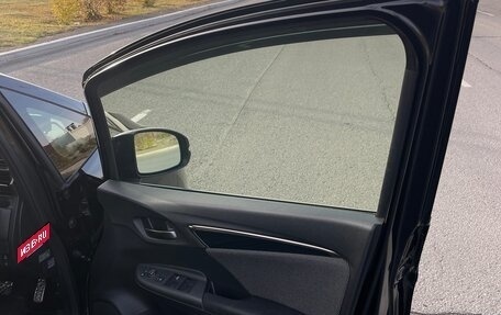 Honda Fit III, 2017 год, 1 300 000 рублей, 8 фотография