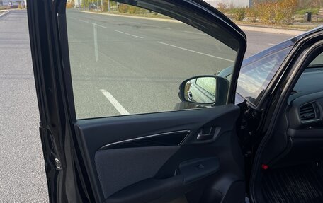 Honda Fit III, 2017 год, 1 300 000 рублей, 10 фотография