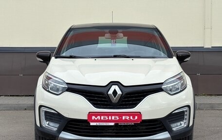 Renault Kaptur I рестайлинг, 2017 год, 1 369 000 рублей, 2 фотография
