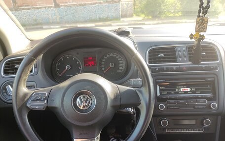 Volkswagen Polo VI (EU Market), 2012 год, 850 000 рублей, 3 фотография