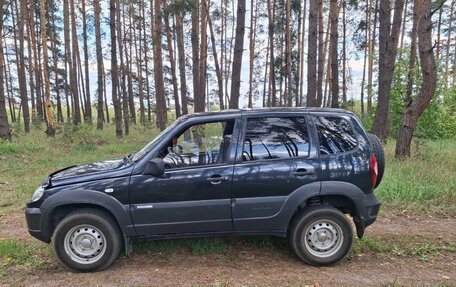 Chevrolet Niva I рестайлинг, 2011 год, 440 000 рублей, 3 фотография