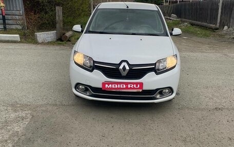 Renault Logan II, 2014 год, 550 000 рублей, 1 фотография
