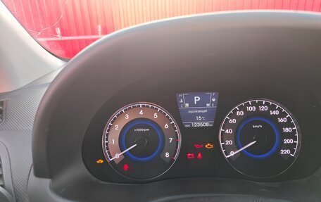Hyundai Solaris II рестайлинг, 2012 год, 930 000 рублей, 1 фотография