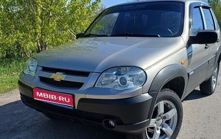 Chevrolet Niva I рестайлинг, 2010 год, 585 000 рублей, 1 фотография