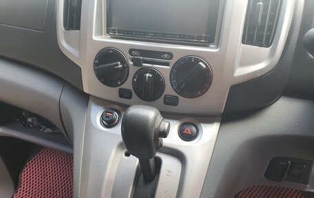 Nissan NV200, 2011 год, 1 370 000 рублей, 23 фотография