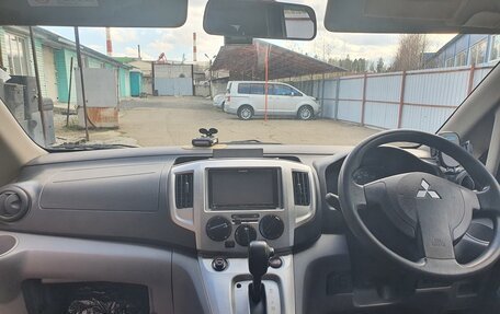 Nissan NV200, 2011 год, 1 370 000 рублей, 31 фотография