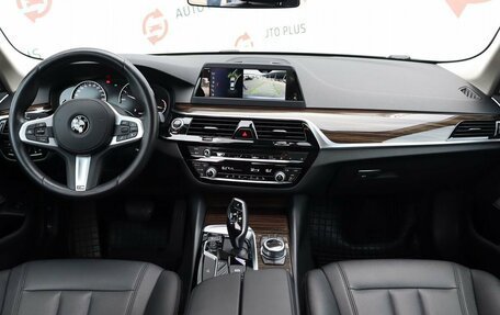 BMW 5 серия, 2017 год, 3 900 000 рублей, 9 фотография
