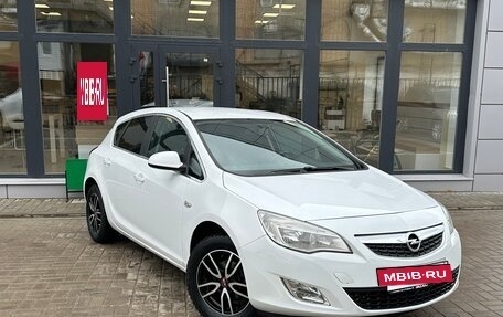Opel Astra J, 2012 год, 830 000 рублей, 2 фотография