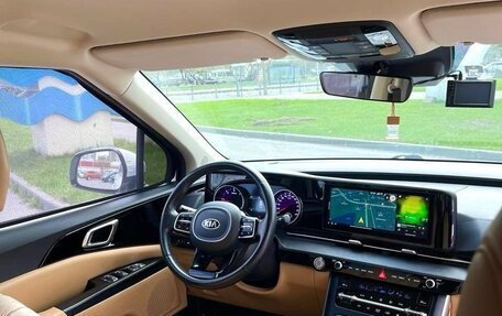 KIA Carnival, 2021 год, 3 750 000 рублей, 20 фотография