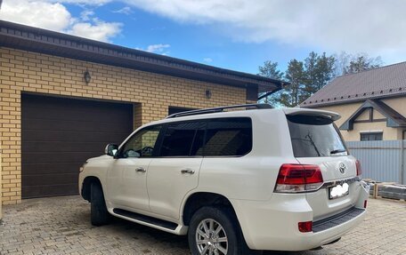 Toyota Land Cruiser 200, 2016 год, 6 900 000 рублей, 4 фотография