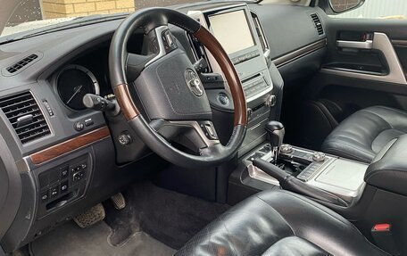 Toyota Land Cruiser 200, 2016 год, 6 900 000 рублей, 6 фотография