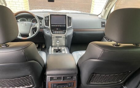 Toyota Land Cruiser 200, 2016 год, 6 900 000 рублей, 15 фотография